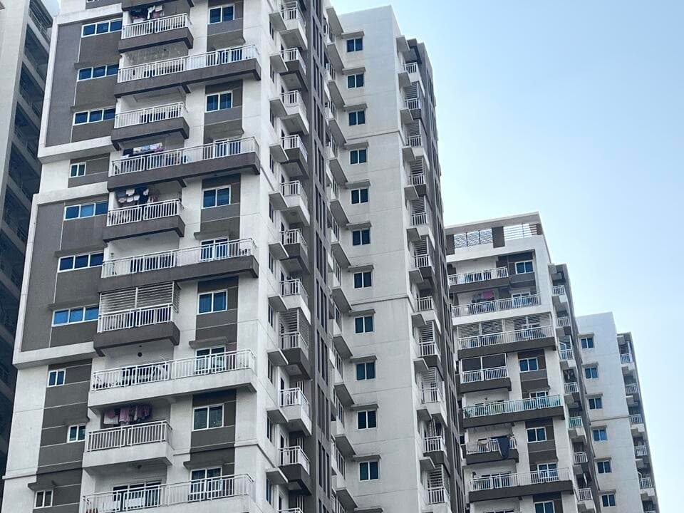 Aparna Sarovar Grande project